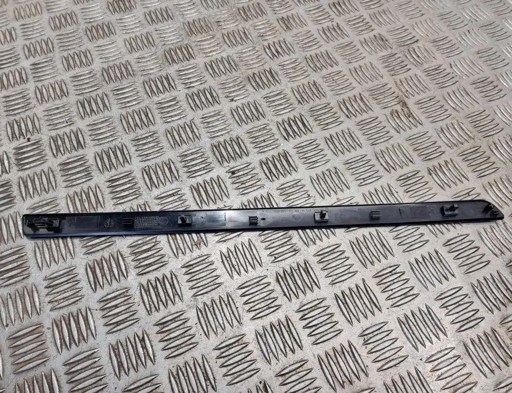 VOLKSWAGEN Golf 5 generation (2003-2009) Panel trim shield 1K18585298 33503105