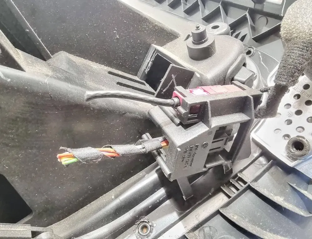 VOLKSWAGEN Golf 5 generation (2003-2009) Glove Box 1K1857290 33503531