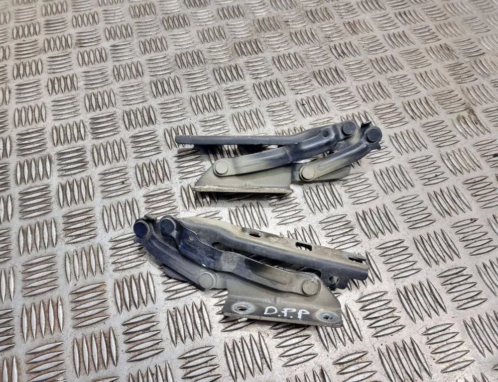 VOLKSWAGEN Golf 5 generation (2003-2009) Front Right Bonnet Hinge 1k0823302c 33503580