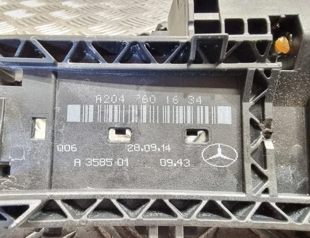 MERCEDES-BENZ M-Class W166 (2011-2015) Кронштейн ручки задней правой двери A2047601634 33534797
