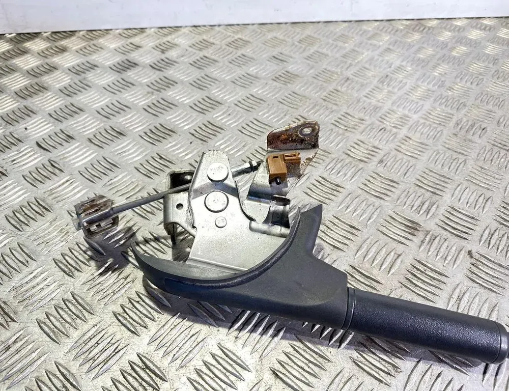 TOYOTA Yaris 2 generation (2005-2012)  Parking brake mechanism 33537869