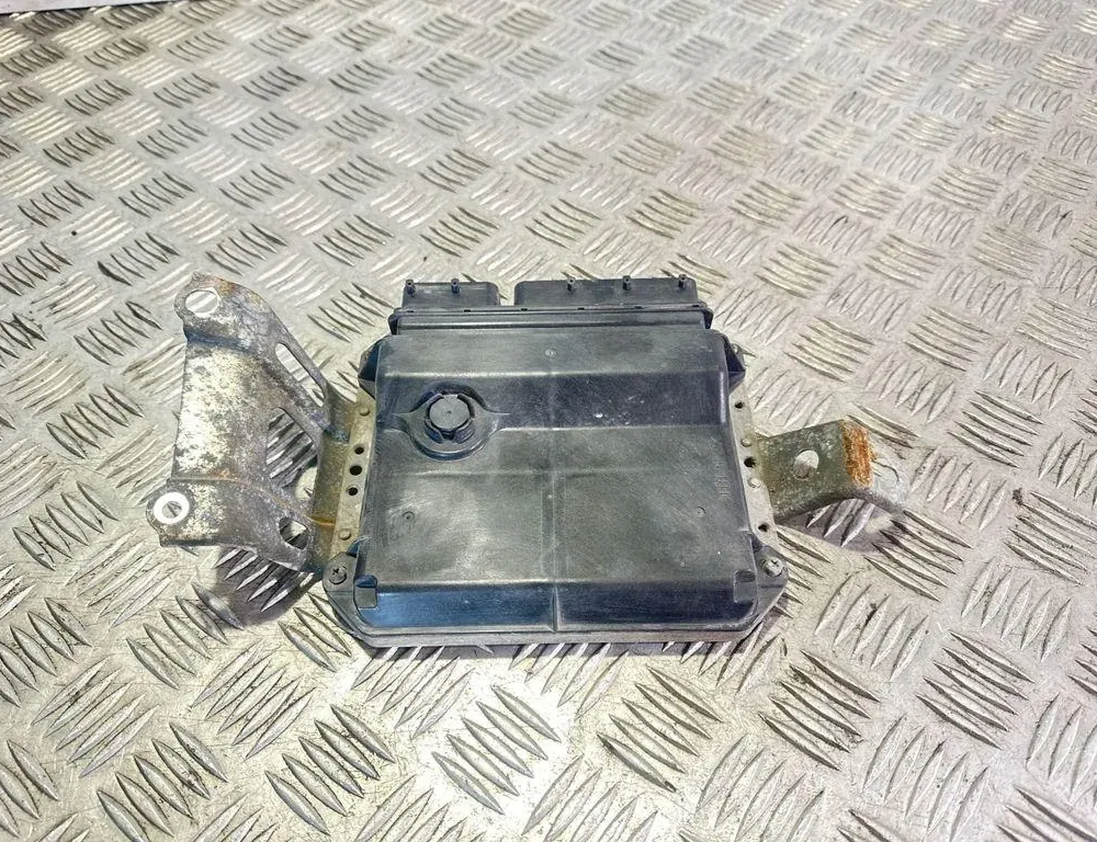 TOYOTA Yaris 2 generation (2005-2012) Motora vadības bloks 8966152F11 33538368