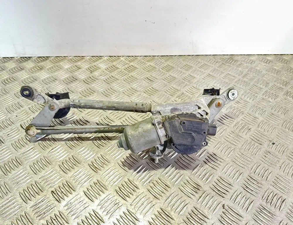 TOYOTA Yaris 2 generation (2005-2012) Priekšējā stikla tīrītāja mehānisms 8511052310 33538505