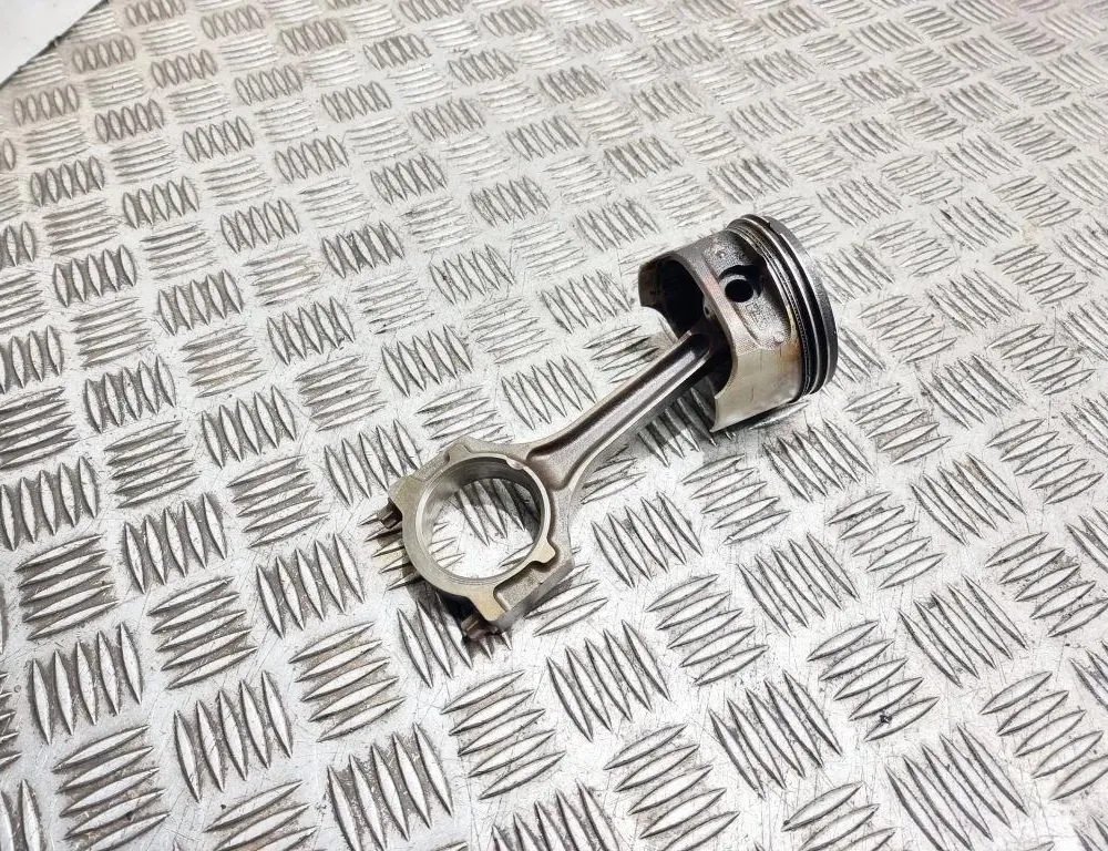 FORD C-Max 1 generation (2003-2010) Поршень 33543921