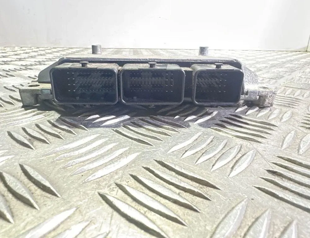 FORD C-Max 1 generation (2003-2010) Engine Control Unit ECU AV6112A650XH 33544835