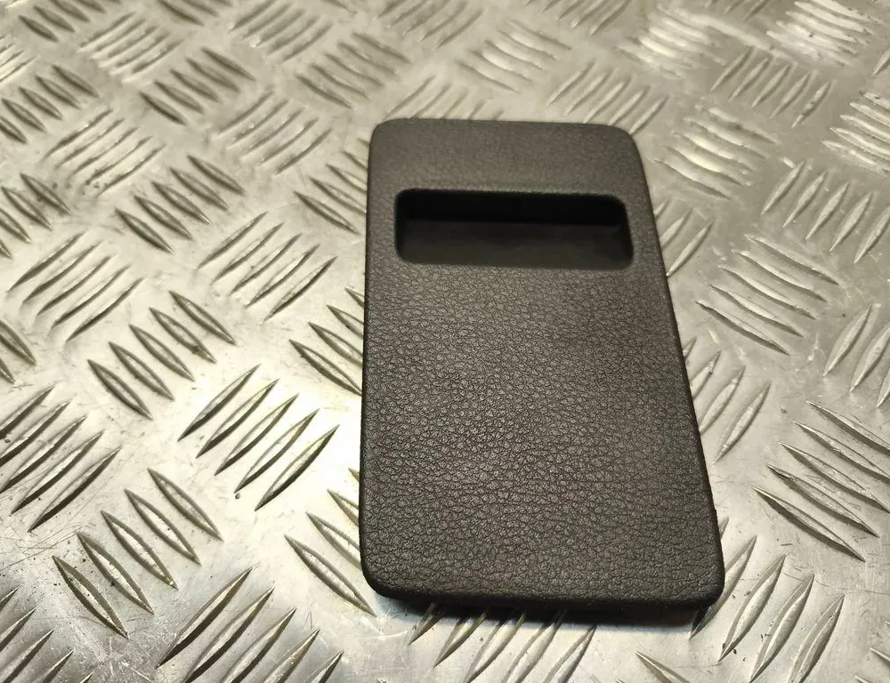 SUBARU Forester SH (2007-2013) Fuse Box Cover 33552739