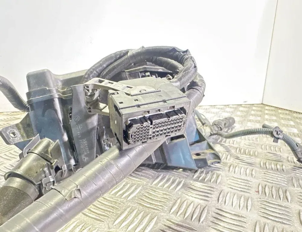 TOYOTA Auris 2 generation (2012-2015) Fuse Box 8266202600 33555660