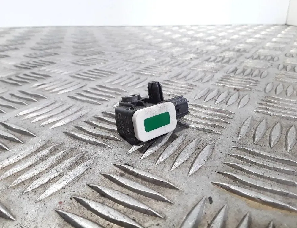 FORD Mondeo 4 generation (2007-2015) Боковой датчик удара правый 8V4T14B006AA 33558220