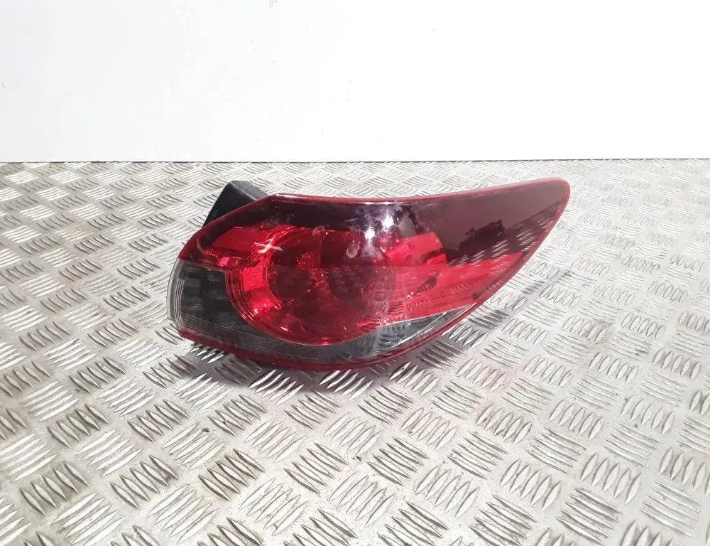 MAZDA 6 GJ (2012-2024) Aizmugurējais labais lukturis GHP951150 33566202