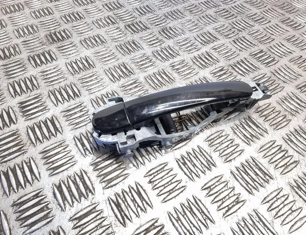 SKODA Octavia 2 generation (2004-2013) Aizmugurējo labo durvju ārējais rokturis 1z0839885 33570166