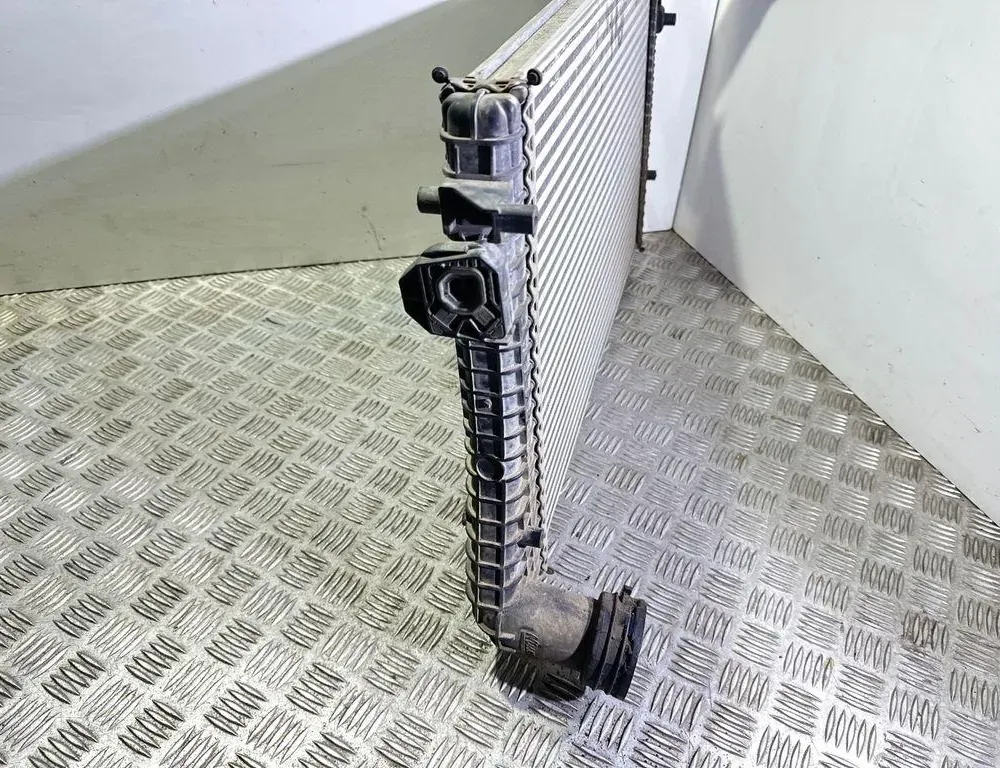 VOLKSWAGEN Golf 8 generation (2019-2023) Радиатор интеркулера 33582006