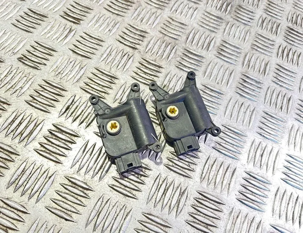 VOLKSWAGEN Golf Plus 1 generation (2004-2009) Salona sildītāja vadības vārsti 0132801364 33608813