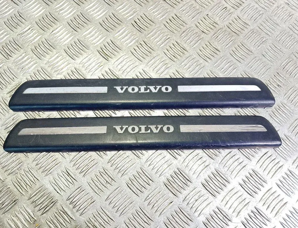 VOLVO V50 1 generation (2003-2012) Priekšējā labā sliekšņa apdare 08622671 33717654