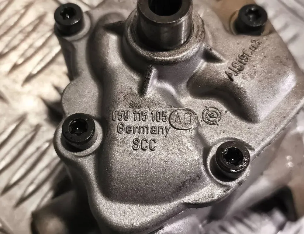 AUDI A6 C6/4F (2004-2011) Eļļas sūknis 059115105AD,16803403 33780589