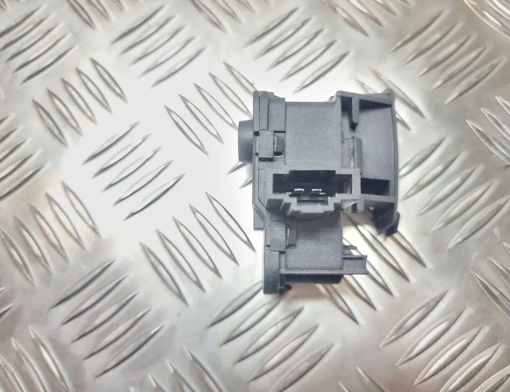 SKODA Octavia 3 generation (2013-2020) Fuel Tank Cover Lock PPGF30,7F0810773D 33848372