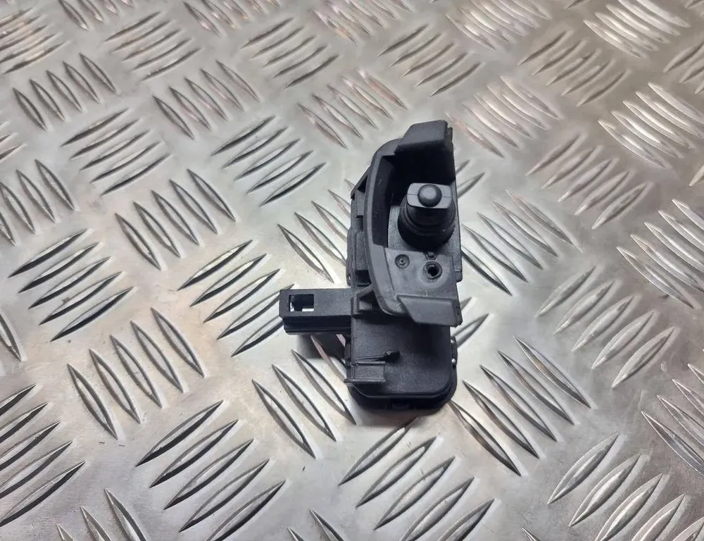 SKODA Octavia 3 generation (2013-2020) Fuel Tank Cover Lock PPGF30,7F0810773D 33848372