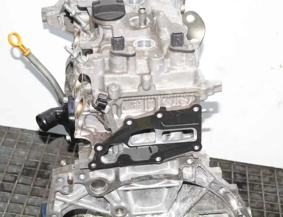 NISSAN Juke YF15 (2010-2020) Двигатель HR16DE 33525252