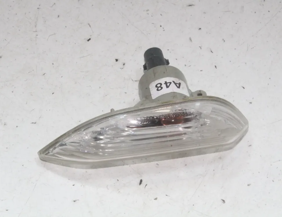 OPEL Mokka 1 generation (2012-2015) Priekšējā labā spārna pagrieziena signāls 33552644