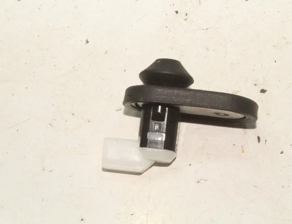 TOYOTA Yaris 4 generation (2020-2023) Durvju kontaktu savienotājs 33555045