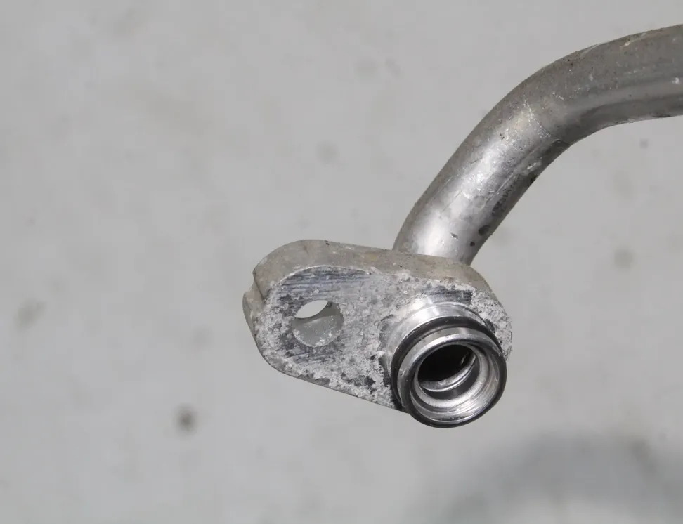 TOYOTA Yaris 4 generation (2020-2023) Трубки кондиционера 33556113