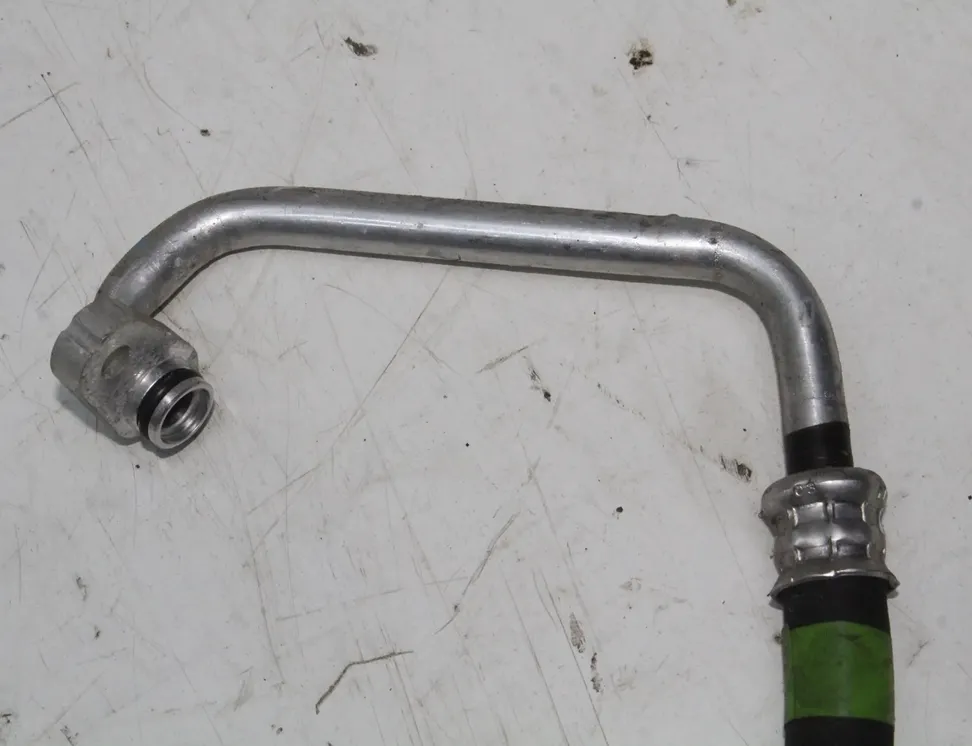 TOYOTA Yaris 4 generation (2020-2023) Трубки кондиционера 33556113