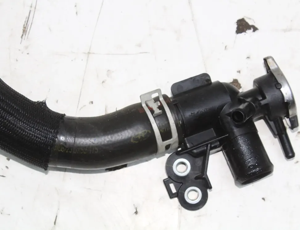 TOYOTA Yaris 4 generation (2020-2023) Шланги охлаждающей жидкости 33556115