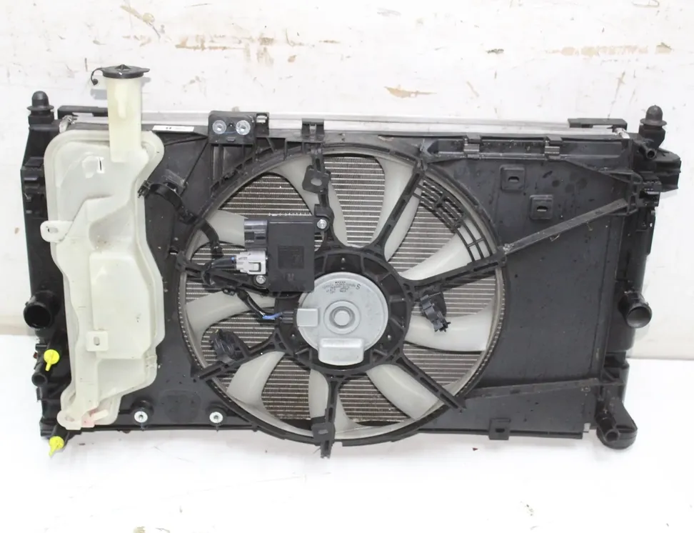 TOYOTA Yaris 4 generation (2020-2023) Система охлаждения MF422136-7672 33556135