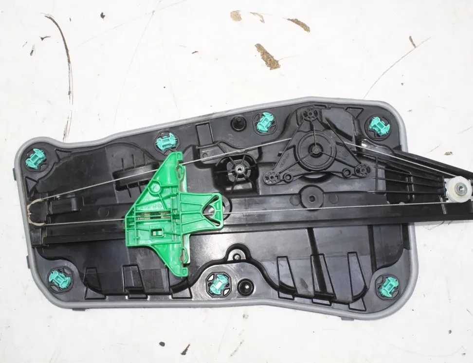 SKODA Octavia 4 generation (A8) (2019-2023) Стеклоподъемник задней левой двери 5E3839655A 33560302