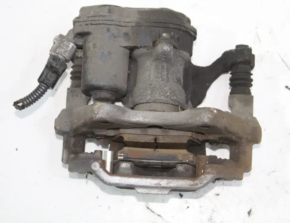 TOYOTA Corolla 12 generation E210 (2019-2024) Aizmugurējais labais bremžu suports 33567811