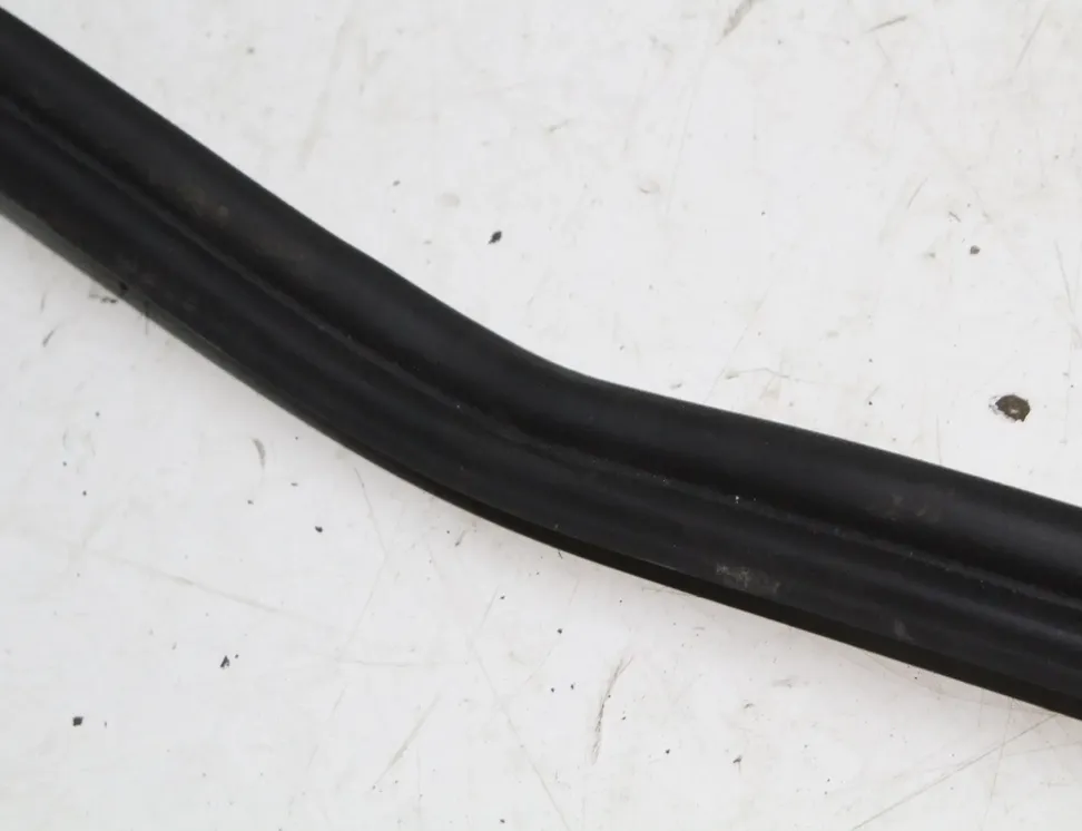 MERCEDES-BENZ C-Class W205/S205/C205 (2014-2023) Резиновый уплотнитель крышки багажника A2057505100 33573174