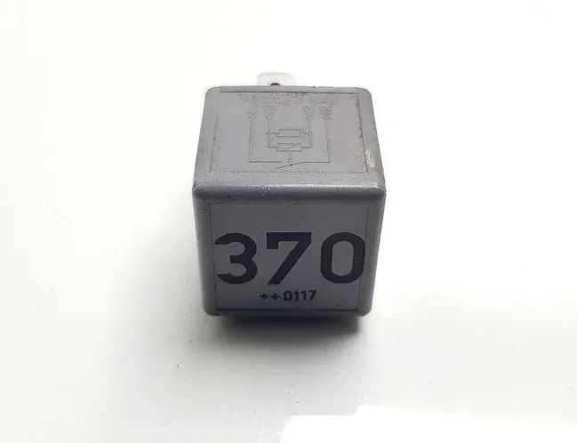 VOLKSWAGEN Passat B5 (1996-2005) Relejs 2E0937099,4H0951253A,4H0951253,141951253B,8D0951253 32278809