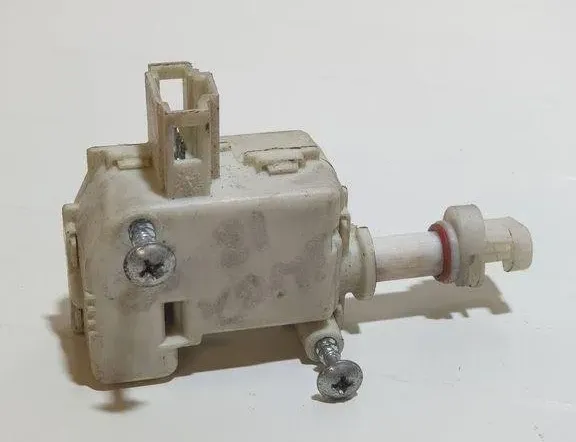 VOLKSWAGEN Passat B7 (2010-2015) Centrālās atslēgas motorīts 3B0959782,3B0810773A,1K5959782,754603 32264041