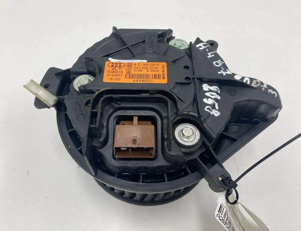 AUDI A4 B7/8E (2004-2008) Печка салона 8E1820021E 33272609
