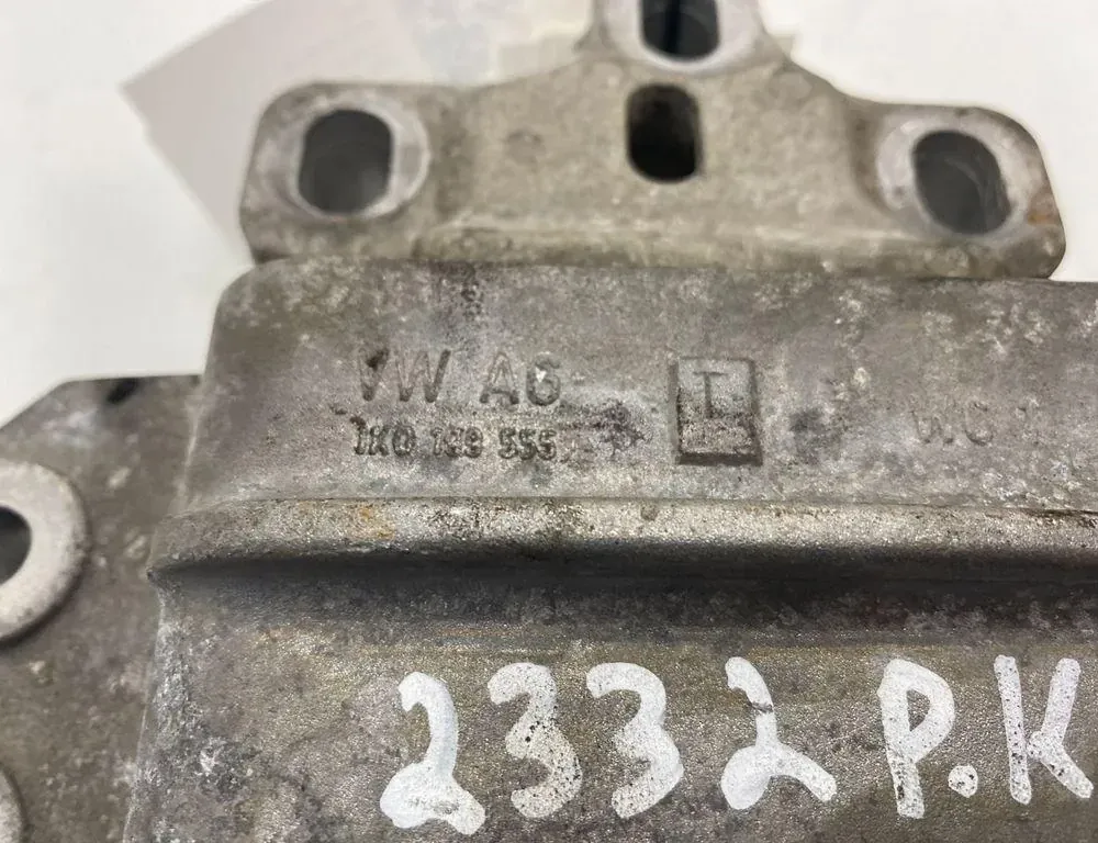 AUDI A3 8P (2003-2013) Front engine mount 1K0199555 33272839