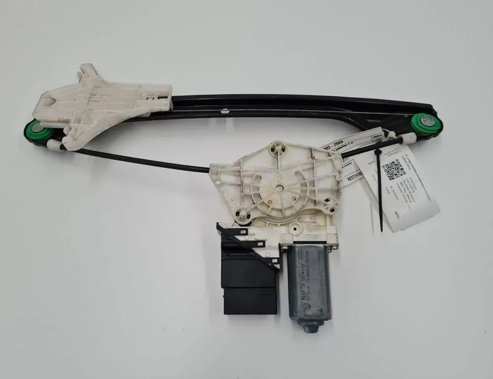 VOLKSWAGEN Golf 8 generation (2019-2023) Aizmugurējo kreiso durvju logu pacēlājs 1K4839401C 33276014