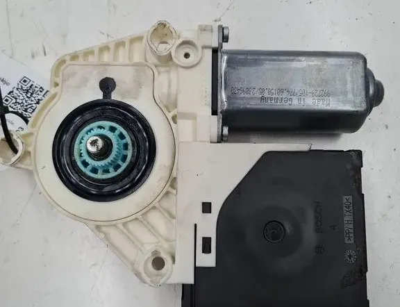 VOLKSWAGEN Passat B7 (2010-2015) Front Left Door Window Regulator Motor 1K0959792L 33279550