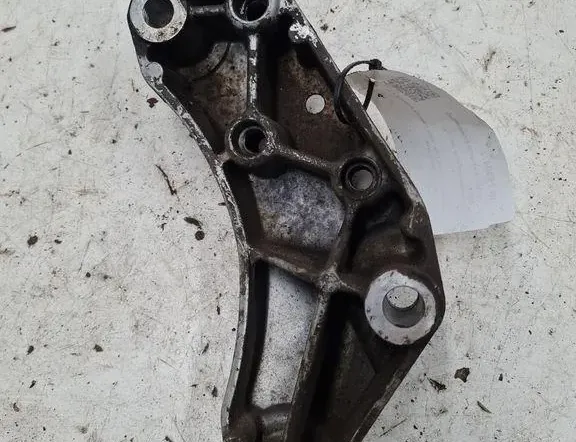 VOLKSWAGEN Golf 8 generation (2019-2023) Labais motora stiprinājums 1K0199117 33281591