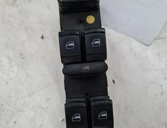 VOLKSWAGEN Passat B7 (2010-2015) Кнопка стеклоподъемника передней левой двери 1J4959857D 33281940