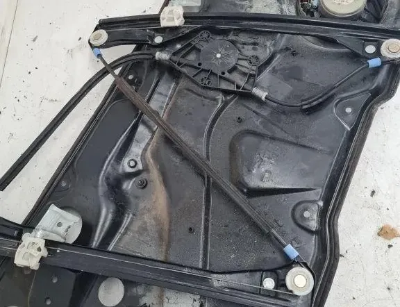 VOLKSWAGEN Golf 5 generation (2003-2009) Front Right Door Window Regulator 119693108 33286062