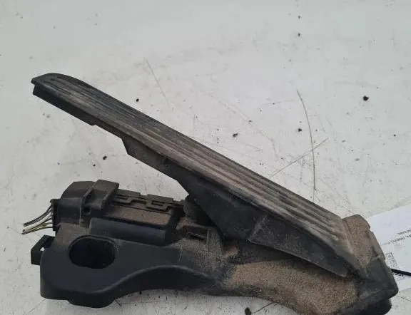 VOLKSWAGEN Passat B7 (2010-2015) Akseleratora / gāzes pedālis 1K1723503L 33287299