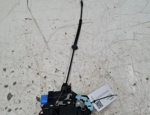 SKODA Octavia 2 generation (2004-2013) Замок двери передний правый 33289408