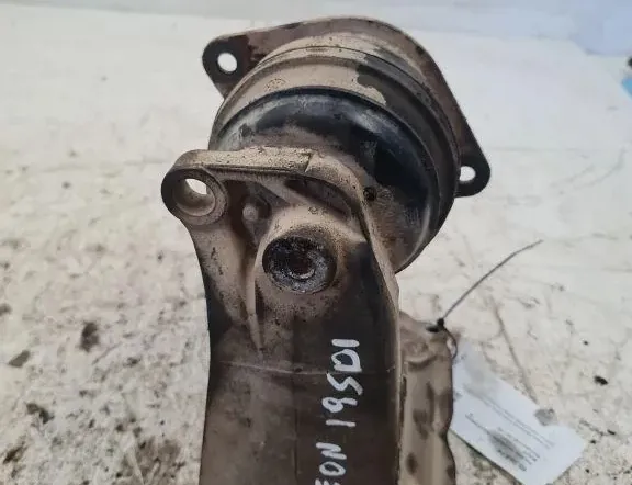 SEAT Leon 1 generation (1999-2005) Кронштейн двигателя правой стороны 33289926