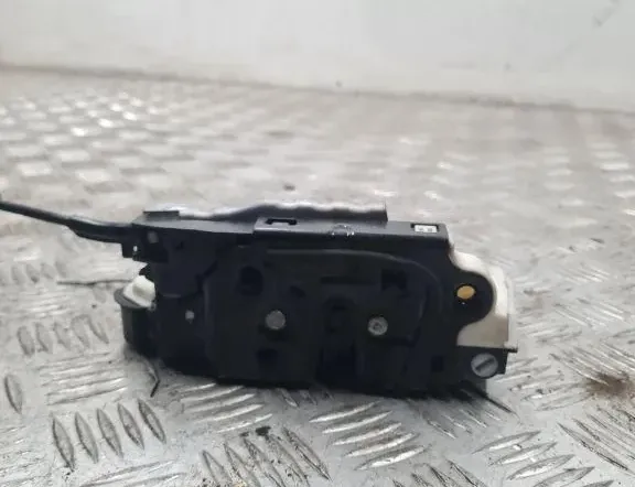 VOLKSWAGEN Scirocco 3 generation (2008-2020) Замок передней левой двери 5N2837015C 33296477