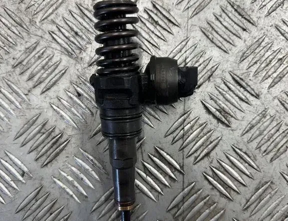 VOLKSWAGEN Caddy 3 generation (2004-2015) Форсунка 038130073BN 33303101