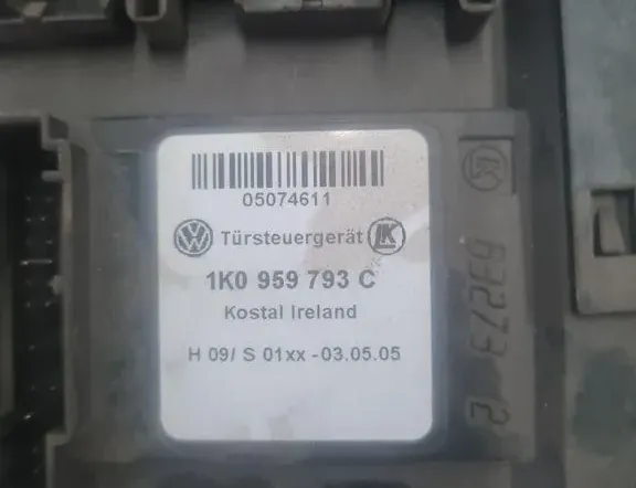 VOLKSWAGEN Touran 1 generation (2003-2015) Priekšējo kreiso durvju logu pacēlāja motorīts 1T0959701 33309934