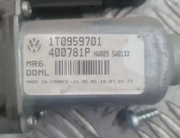 VOLKSWAGEN Touran 1 generation (2003-2015) Priekšējo kreiso durvju logu pacēlāja motorīts 1T0959701 33309934