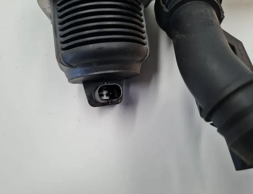 VOLKSWAGEN Jetta 2 generation (1984-1992) EGR Valve 06K131097K 33389239