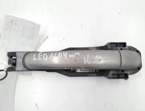 SEAT Leon 1 generation (1999-2005) Наружная ручка задней левой двери 5P0839885 33390402