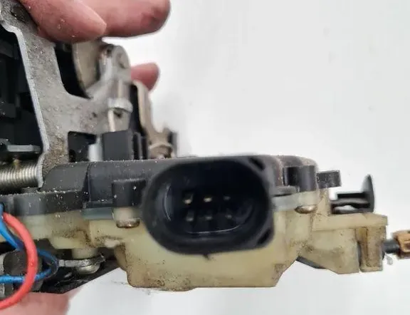 SEAT Leon 1 generation (1999-2005) Замок задней правой двери 3B4839016M 33390405