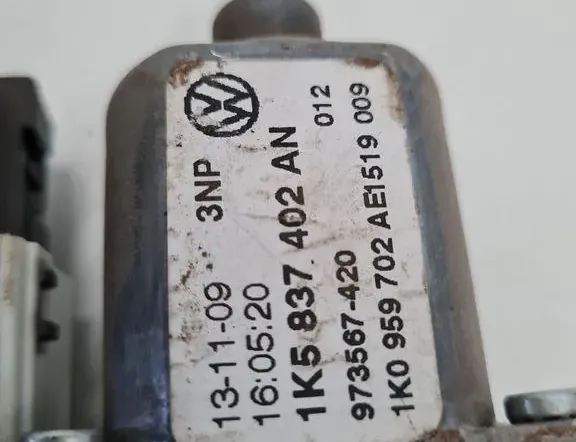 VOLKSWAGEN Golf 6 generation (2008-2015) Priekšējo labo durvju logu pacēlājs 1K5837402AN 33390783